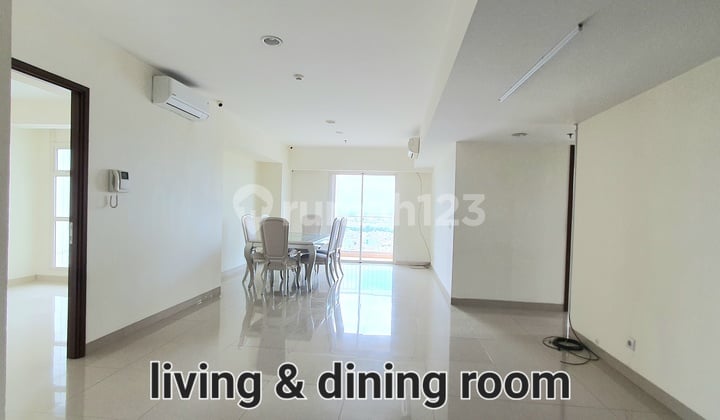 Apartemen Sherwood Tower Richmond Lantai Tinggi, Kelapa Gading. Nyaman, Lega dan Lapang di 145 M², dengan Akses Servis Terpisah. Rapih, Bersih, Semi Furnished, Siap Huni.