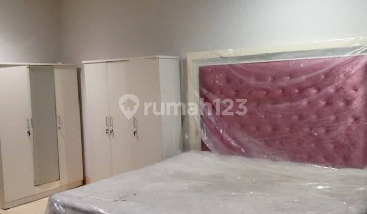 Rumah Bukit Gading Mediterania, Valencia, Kelapa Gading