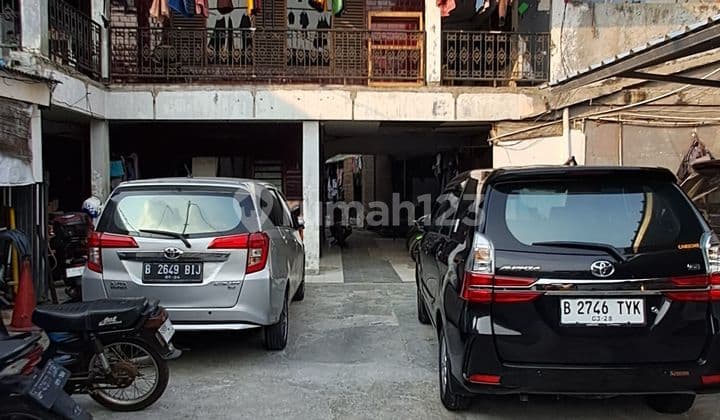 Rumah 2 lantai dekat perkantoran