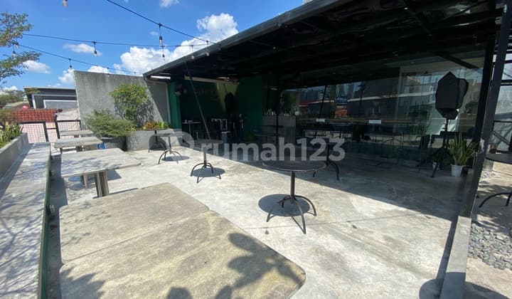 Jual Ruang Usaha Resto Kafe Rooftop 3 Lantai Hak Milik Parkiran Banyak di Hook Kemanggisan Dekat Binus. Harga.10 M Nego