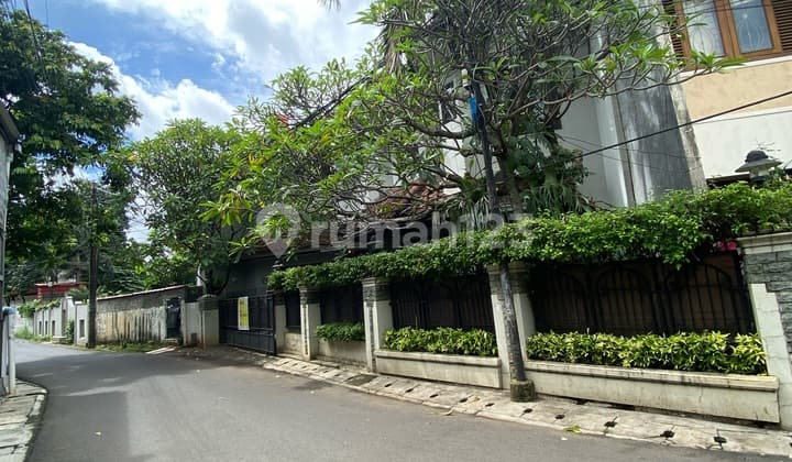 Disewakan Rumah 2 Lantai Siap Huni, Pejaten 5 Kamar Tidur, 4 Kamar Mandi