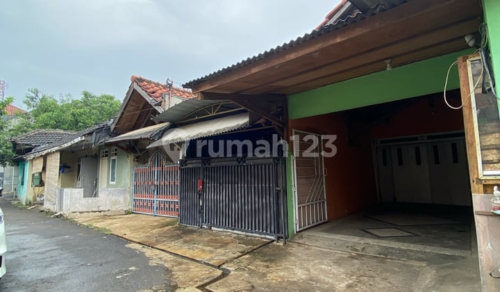 For Sale: Land Size 823m2 House in Cimanggis, Depok