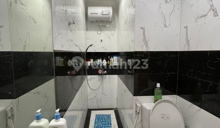 Nice 5-story shop house in Gunung Sahari for only 5M