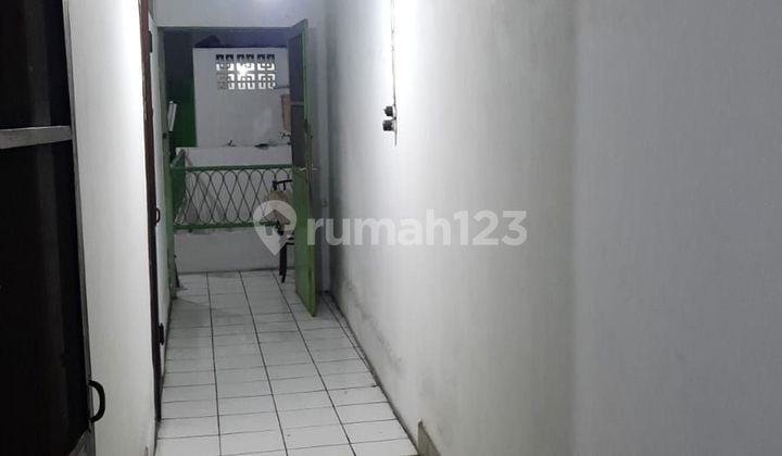 Rumah 2 Lantai di Glodok Lokasi bisa Usaha Lingkungan Rapi SHM