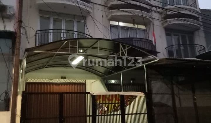 Ruko Tomang, Lokasi Bagus,Belakang Roxy Disewakan Cepat