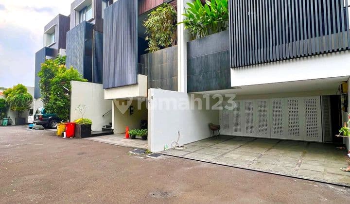 Dijual Rumah Siap Huni Modern Tropis di Cipete Jakarta Selatan