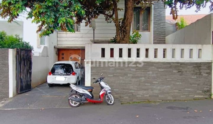 Rumah Mewah Luas Siap Huni Dekat Permata Hijau