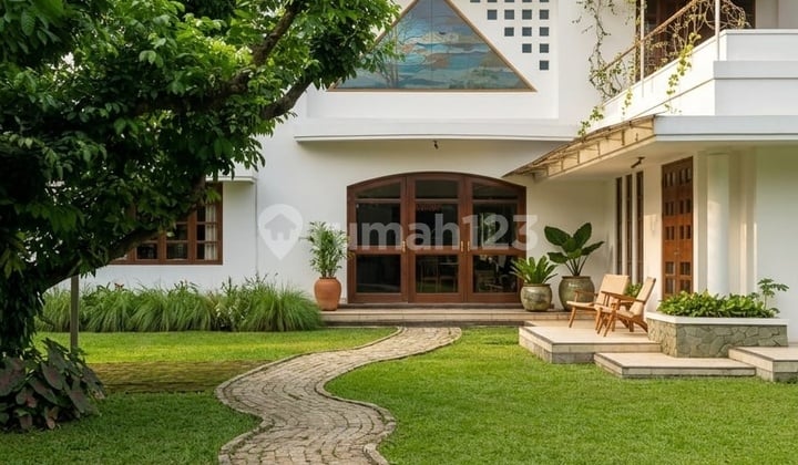 Jarang Ada! Rumah Luas 1910 M² Hitung Tanah Strategis di Cilandak