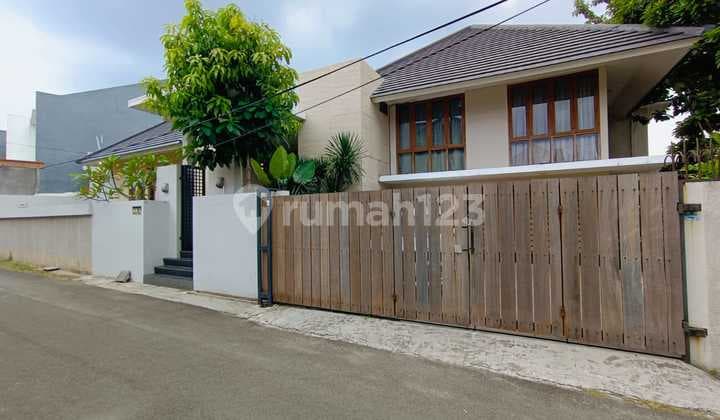 Rumah Mewah Semi Furnished Modern Tropical di Joglo Kembangan