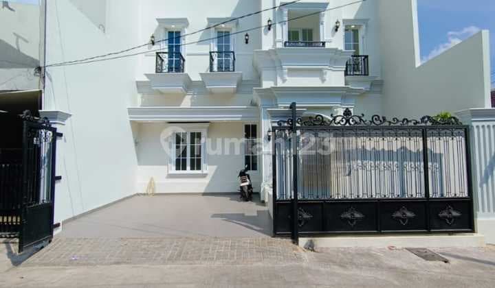For Sale New Classic Luxury House in Joglo Kembangan Adjacent to Meruya