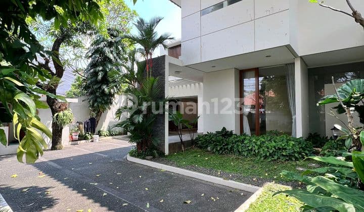 Dijual Rumah Mewah Dan Luas Di Kemang Jakarta Selatan
