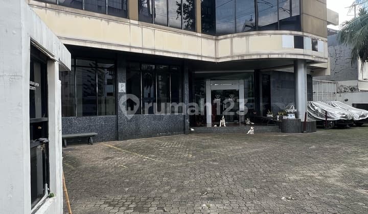 Dijual Cepat Tanah dan Gedung Kantor di Senayan Kebayoran Baru