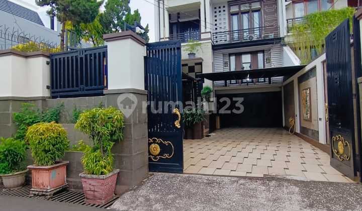 Rumah Siap Huni Modern Tropis - Kebayoran Lama Near Permata Hijau