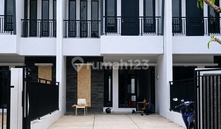 Quick Sale New Cheap Ready-to-Live Strategic House in Pondok Cabe