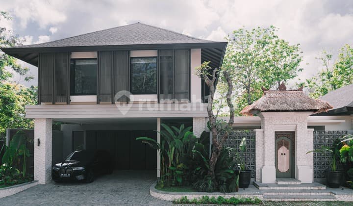 LUXURY VILLA WITH HIGHEST GREENSHIP NEIGHBOURHOOD