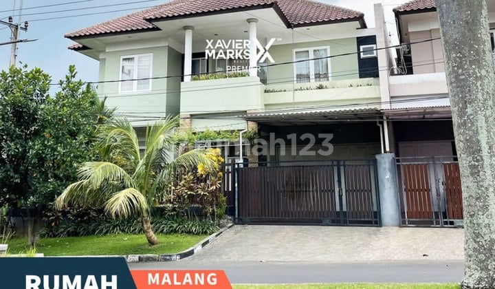 Luxury Hook House at Puncak Dieng Malang Fully Furnished Ready to Live In