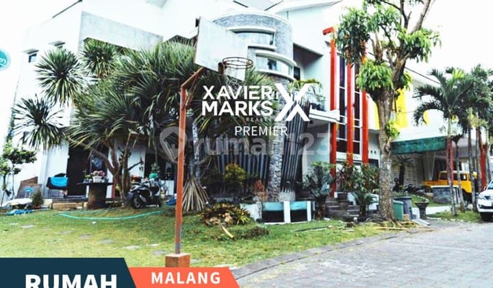 Rumah Mewah Premium di Kawasan Elit Ijen Nirwana Klojen Malang