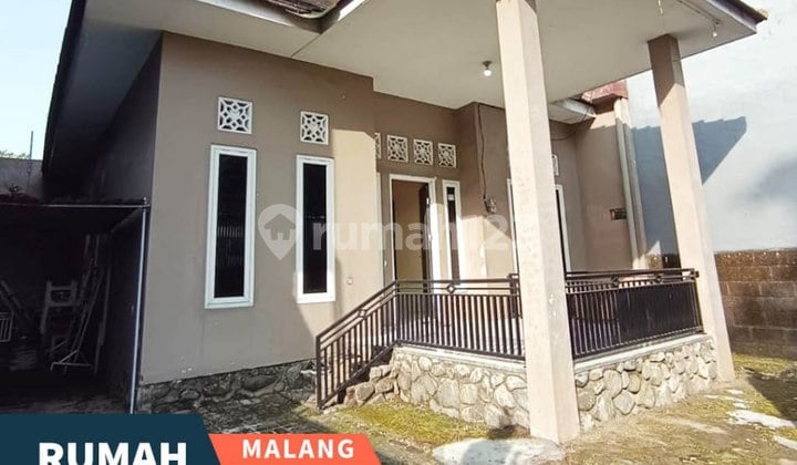 House For Sale Near Toll Road Easy Access in Buring Kedungkandang Malang
