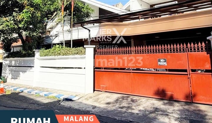 For Sale: Prestigious House in the Mount Klojen Area, Malang