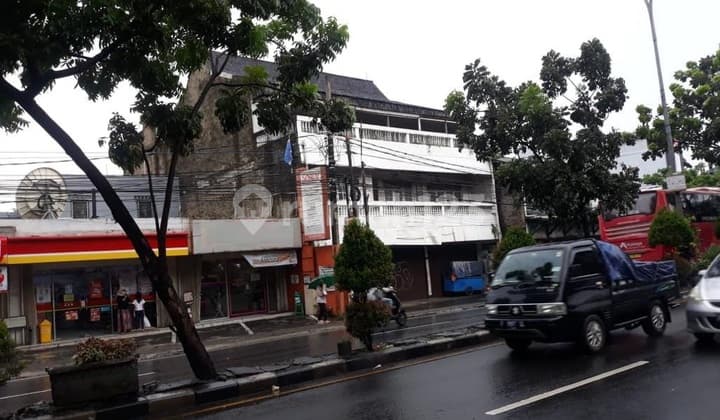 3-storey shop house on Jalan Ir. Juanda, Ciputat, South Tangerang