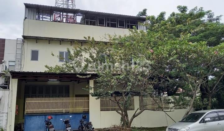 Gudang Taman Tekno Posisi Hook, BSD City, Tangerang Selatan