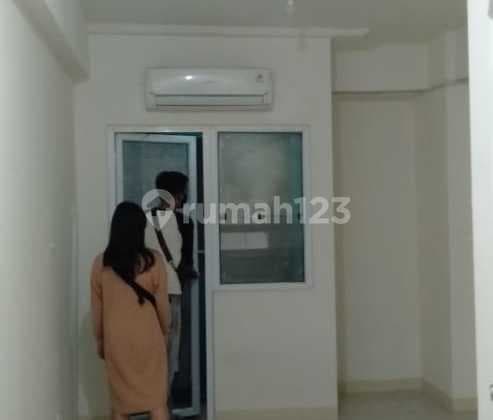 Di Sewakan Type Studio Kosongan Apartemen Green Pramuka