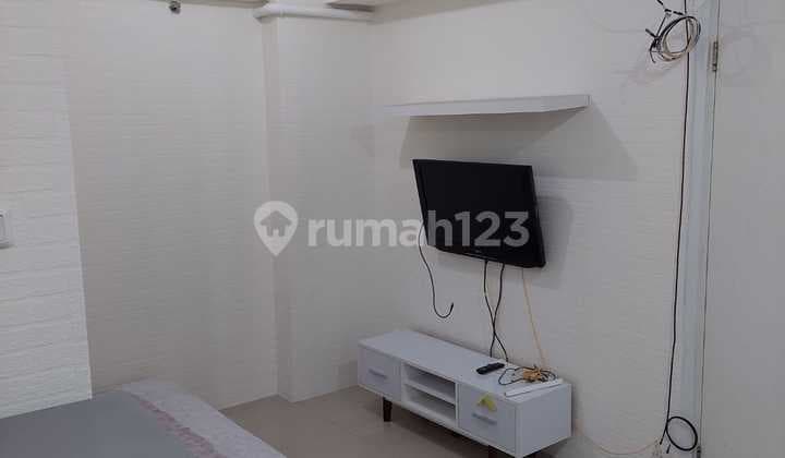 Di Sewakan Minimal 3 Bulan Apartemen Green Pramuka Type 1br Dgn Luas 2 Kamar 33 Mtr. Living Room