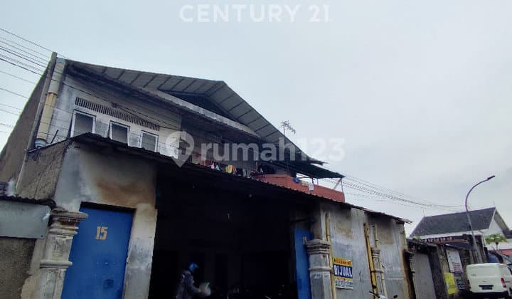 Gudang Sekaligus Rumah Akses Mudah Tengah Kota Dekat Feslink