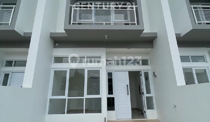Rumah Baru Style Scandinavian Cisaranten Arcamanik