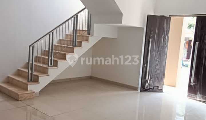 Rumah 2 Lantai di Pantai Indah Kapuk, Jakarta Utara