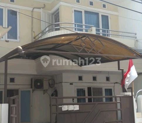 Dijual Cepat Murah Rumah Bagus 2 Lantai di Green Garden Jakarta Barst