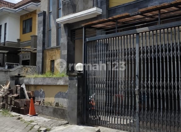 Rumah Lelang Bri, Kuta Utara, Badung