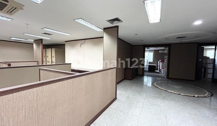 Dijual Cepat Gedung 6 Lantai Pinggir Jalan Raya Latumenten