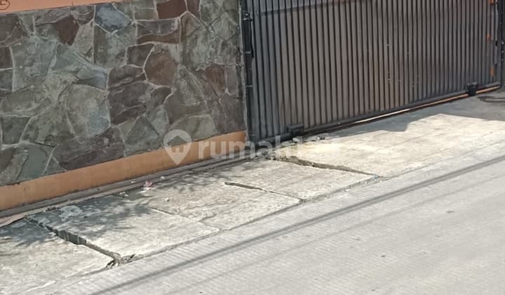 2-Story House in Koja North Jakarta, Strategic Location Ready to Occupy Quick Sale