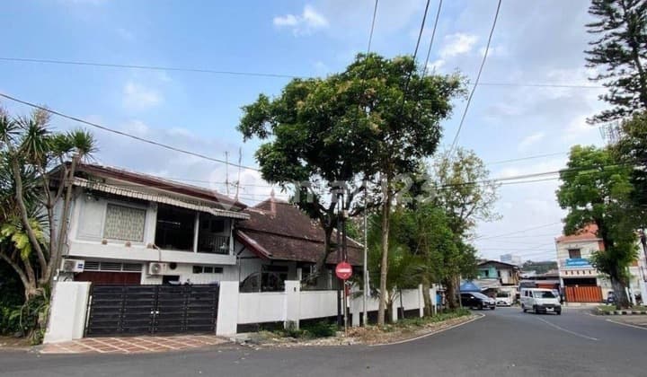 Dijual Rumah Kolonial dengan Konsep Kos di Pusat Kota Malang