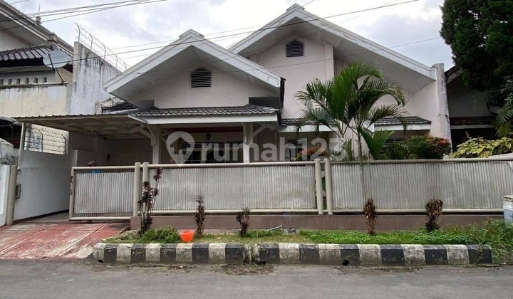 Dijual Rumah Desain Semi Klasik di Sulfat Agung, Kota Malang