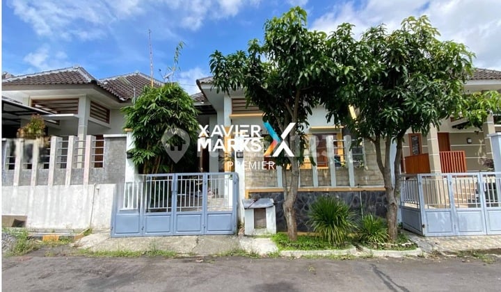 Dijual Rumah Berkonsep Villa Full Furnish di Lawang