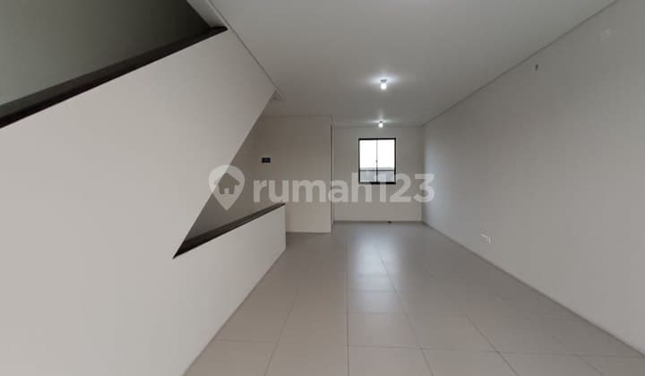 dijual ruko baru siap pakai,2 lantai dan bisa dipakai 2 tenan di sasakirana kota baru parahyangan