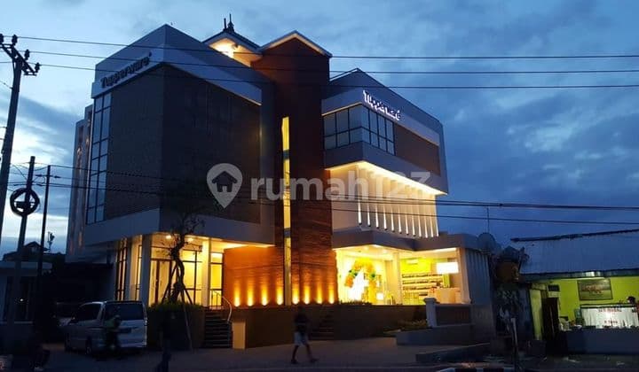 4-Storey Commercial Building SHM Raya Mahendradatta For Sale