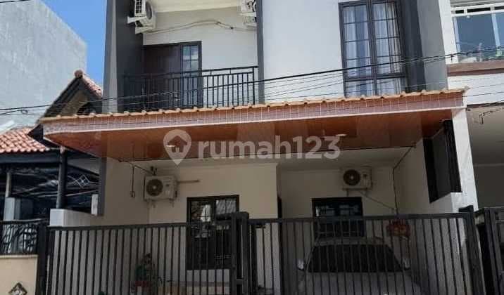 S2238-Z4l1 Rumah 2 Lantai Lt/Lb 72/102 M2 Furnish Hadap Selatan di Regency Melati Mas