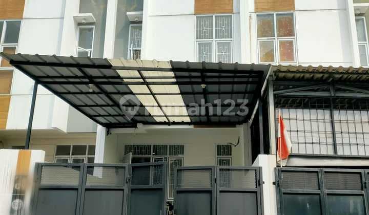S2235-Cbl5 Rumah 3 Lantai 4,5X14,5 M2 Hadap Utara Jalan 2,5 Mobil di Duri Kepa