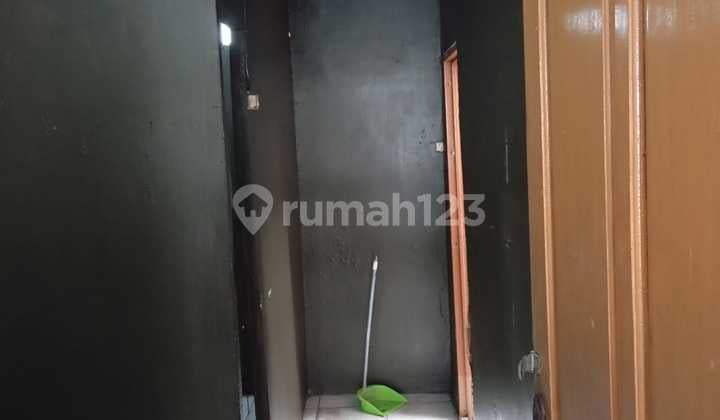 S2338-2=D% Residential House, Former Kiosk, Land + Building 30 m², Facing North, Strategically Located on a Road with 2-Car Frontage, Near Grogol Jelambar Station
