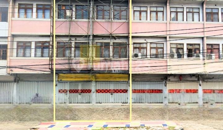 For rent, 2-door shop house on Jl. Kartini, Bandar Lampung.