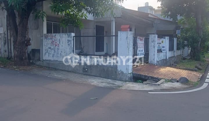 Rumah Lokasi Strategis di Komp Ptb Duren Sawit S7582