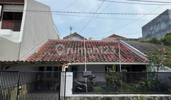 Dijual Rumah Siap Huni di Manyar Jaya