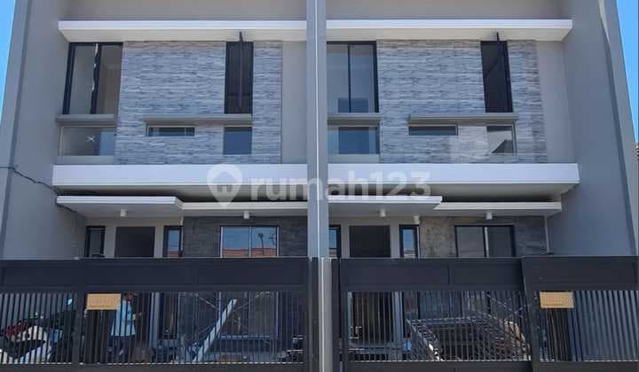 Jual Rumah Baru Klampis Surabaya Timur