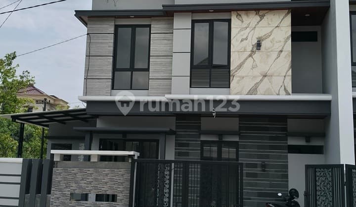 ******** Mewah Araya Semolowaru Klampis Dharmahusada Kertajaya