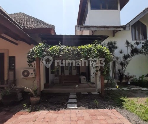 Dijual Rumah Tanah Besar Adem Aman Di Kuta Utara