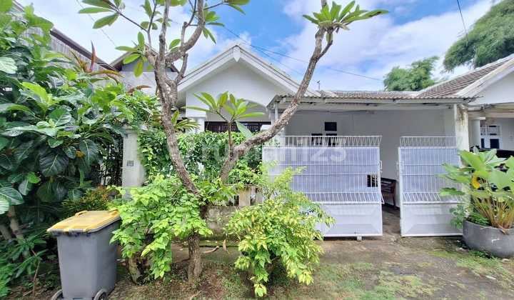 Minimalist House Safe Quiet Close to Everywhere in Puri Gading Jimbaran