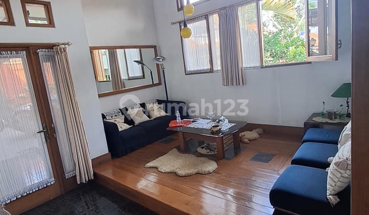 Rumah Vintage Wood Cozy Banget Berasa.di Vila